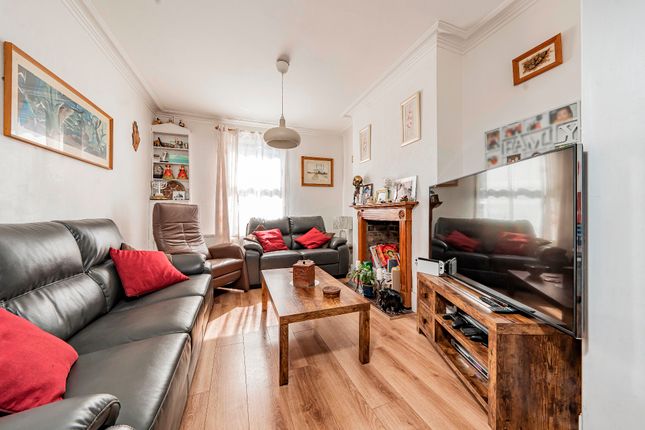 73 Park Street, Upton, Slough photo 2