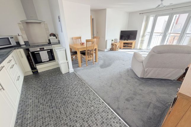 Flat 11, 8, Avenel Way, Poole photo 4