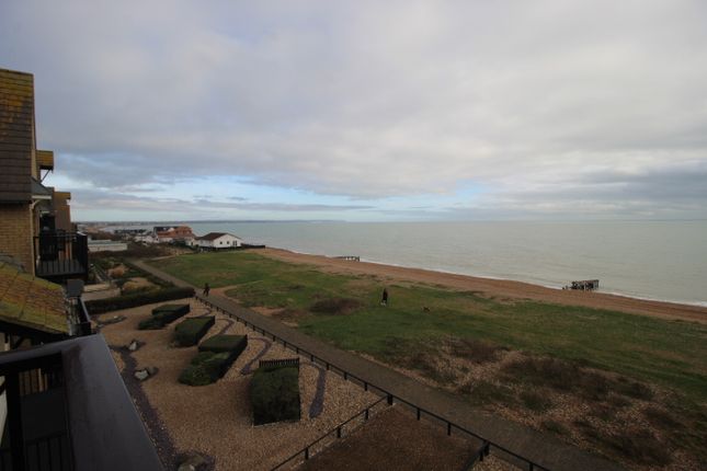Flat to rent in 28 Admiralty Way, Eastbourne
