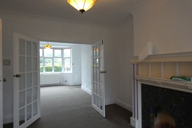 157, Tentelow Lane, London photo 4