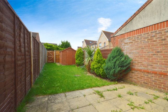 96, Wansbeck Close, Hertfordshire photo 4
