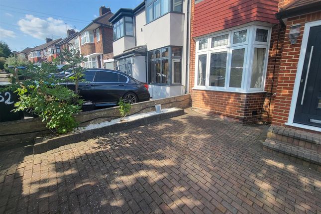 54, Lonsdale Drive, Enfield photo 2