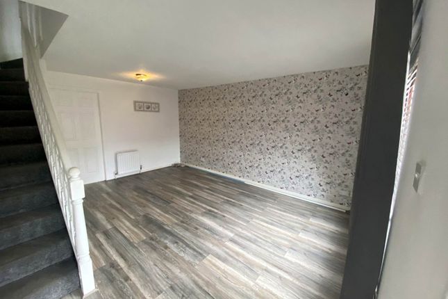 3 McShannon Grove, Bellshill photo 5