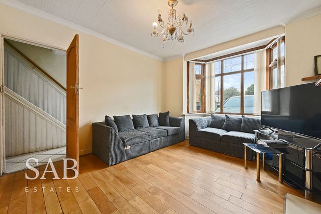 314 Allenby Road, Southall photo 4