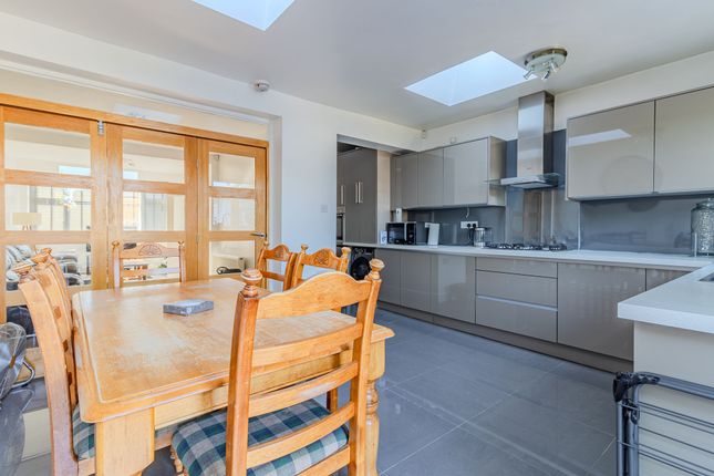 15 Headley Road, Leicester photo 3