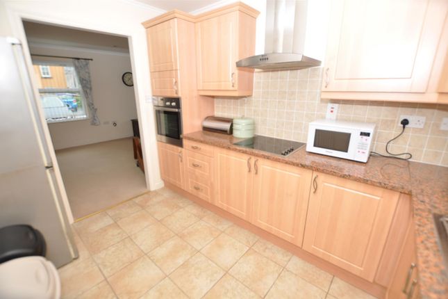 Flat 17, Hafan Tywi, The Parade, Carmarthen photo 3