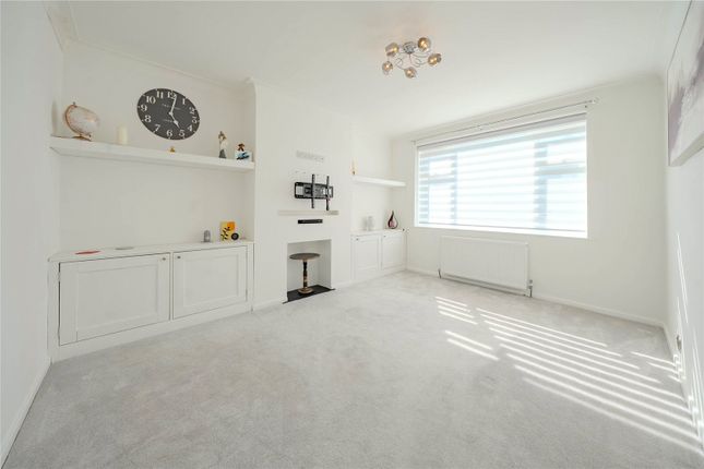 5, West Lea Gardens, West Yorkshire photo 4