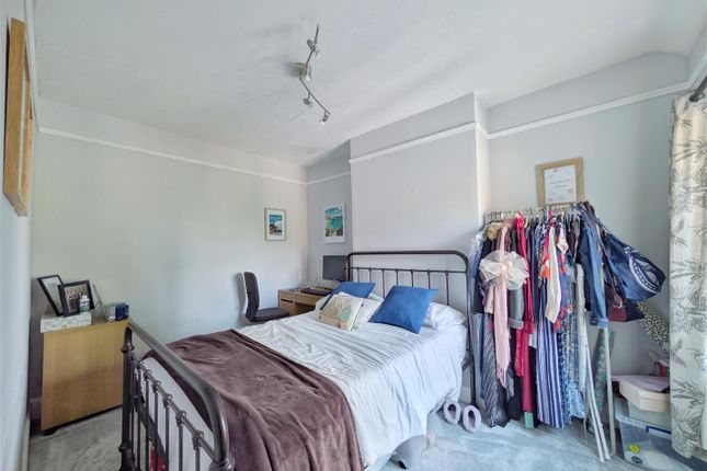 7, Brockhollands, Lydney photo 4