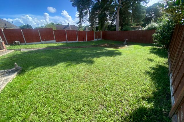 Rodgett Crescent, Sandford, Near Wareham photo 3