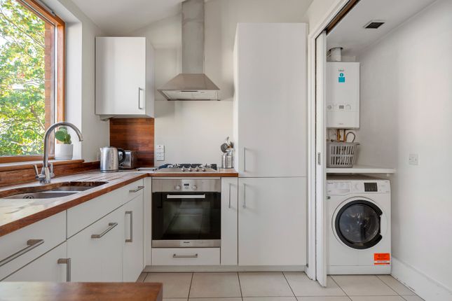 Flat 6,, Highwood Court, London photo 4