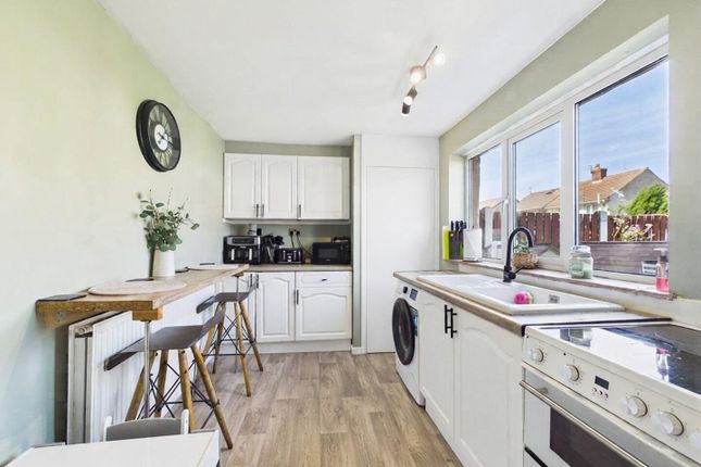 43, Cromwell Road, Castleford photo 2