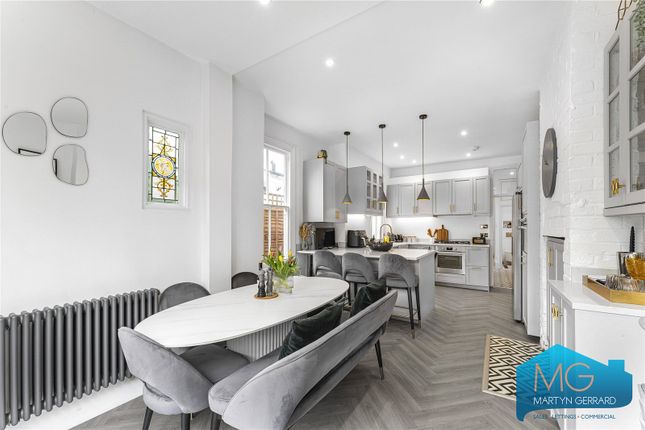 Flat for sale in Inderwick Road, Crouch End, London