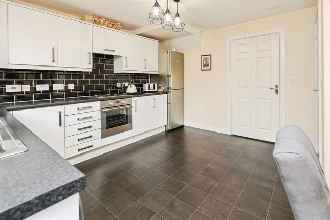 327, Auckland Drive, Birmingham photo 4