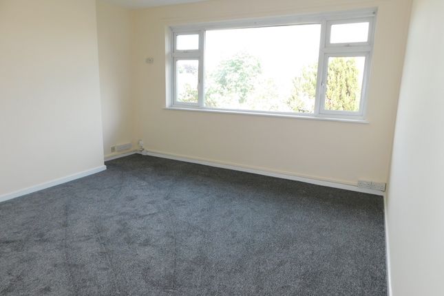 66, Fair Oak Drive, Luton photo 2