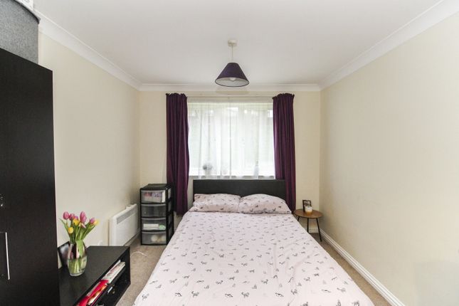 Flat for sale in Beverley Mews, Crawley, West Sussex.
