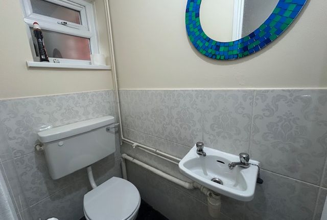 15, Howden Place Hyde Park, Leeds photo 4