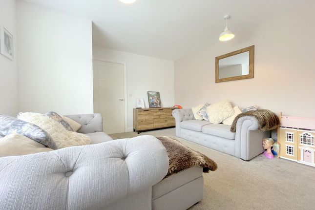 1, Tartan Close, Colchester photo 4