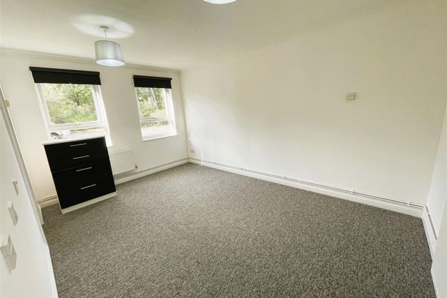 25, Alfred Close, Southampton photo 2
