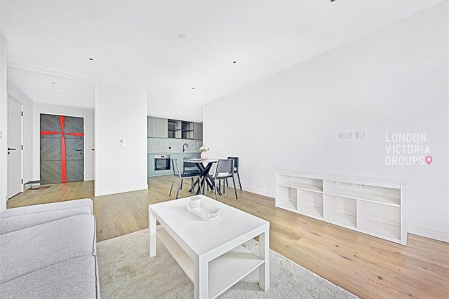 Flat 45, Iris House, 2 Cedrus Avenue, Southall photo 5