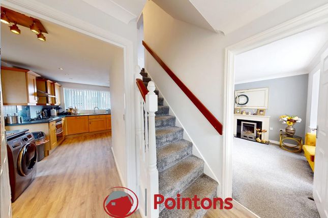 7, Buttercup Way, Bedworth photo 2