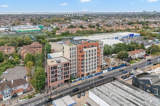 Fifth Floor, Meadow Heights, Romford photo 2