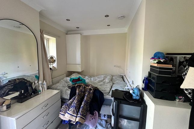 23 Maple Avenue, Harrow photo 5