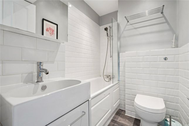 36 Riven Court,, Inverness Terrace, London photo 3