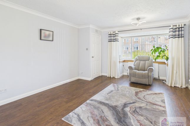 32, Bellflower Grove, Stewartfield, East Kilbride  photo 2