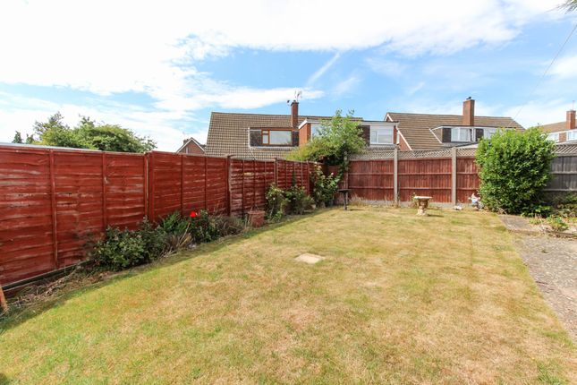 26, Clare Road, Wellingborough photo 4