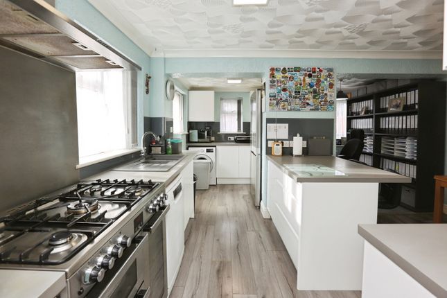 22, Warren Avenue, Eastleigh photo 2