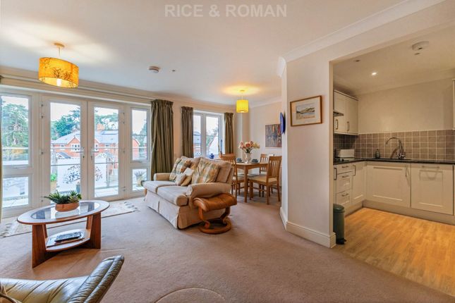 1 Cedar Lodge, Lynwood Village, Rise Road, Ascot photo 2