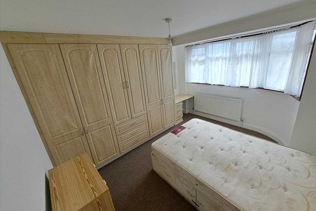 Terraced house to rent in Waltham Drive, Edgware