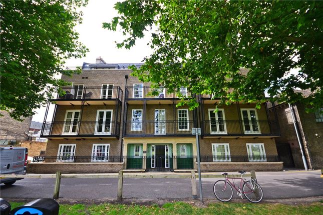 Thumbnail Flat to rent in Hobbs House, 18-19 Regent Terrace, Cambridge