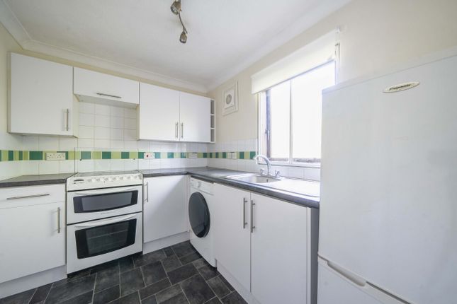36, Dairymans Walk, Surrey photo 2