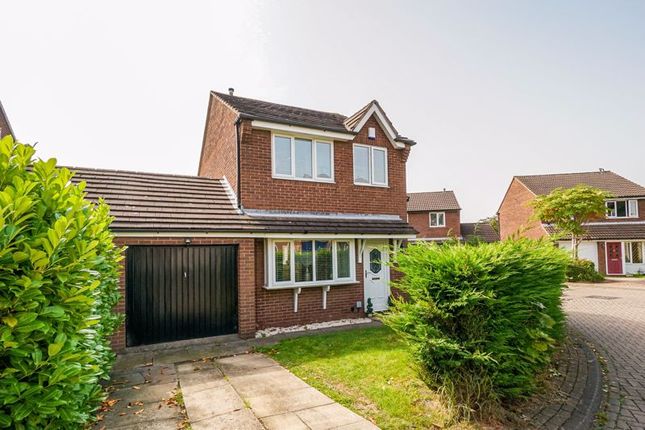 Thumbnail Detached house for sale in 2 Laurel Hill View, Leeds
