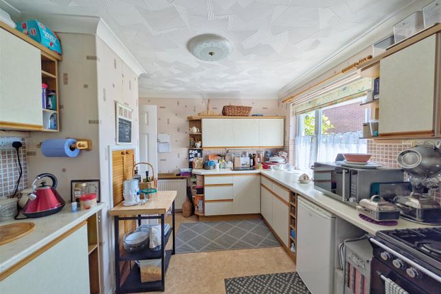 9, Kimberley Drive, Lydney photo 3