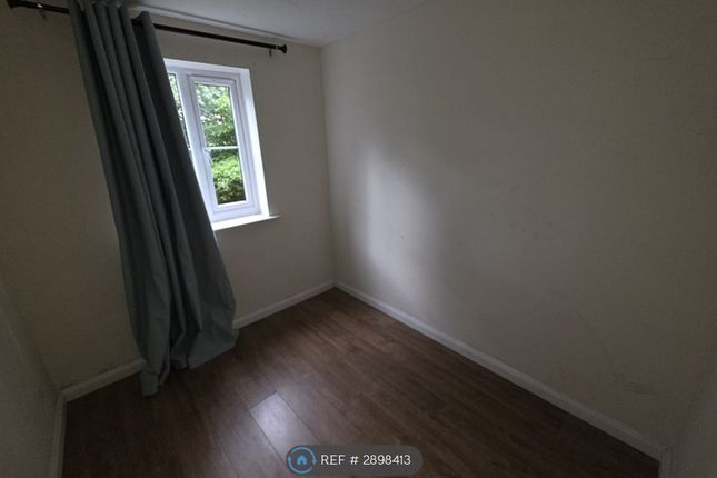 Redwood Grove, Bedford photo 3