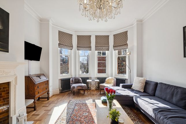 Flat for sale in Bloomburg Street, London