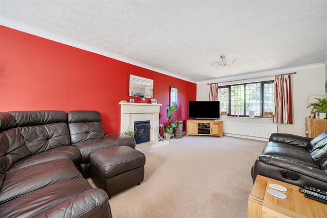 6, Windermere Close, Winnersh photo 2