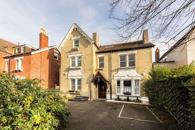 3 bed flat for sale in Rutford Road, London SW16