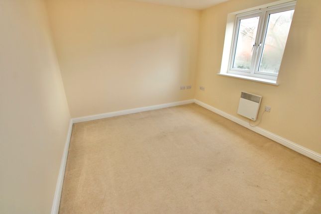Flat for sale in Forest Avenue, Ashford