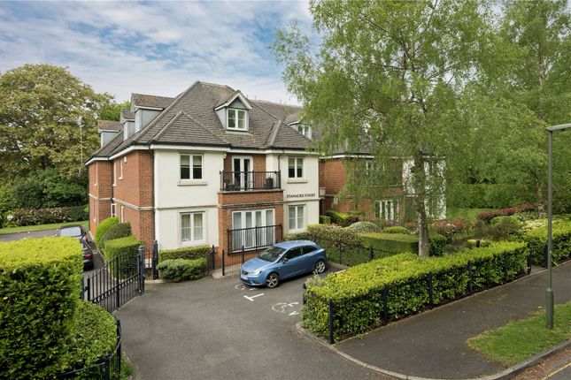Thumbnail Flat to rent in St. Monicas Road, Kingswood, Tadworth, Surrey