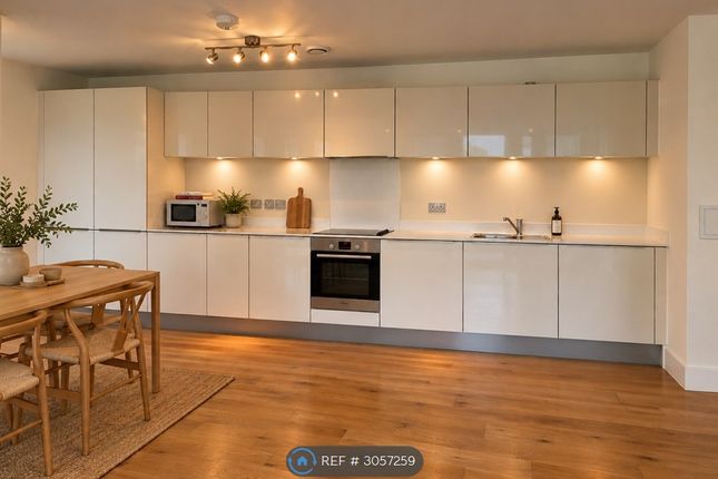 Flat, Hutley Wharf Branch Place, London photo 3