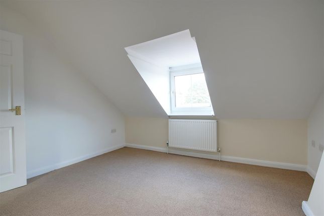 End terrace house for sale in Henry Street, Tring