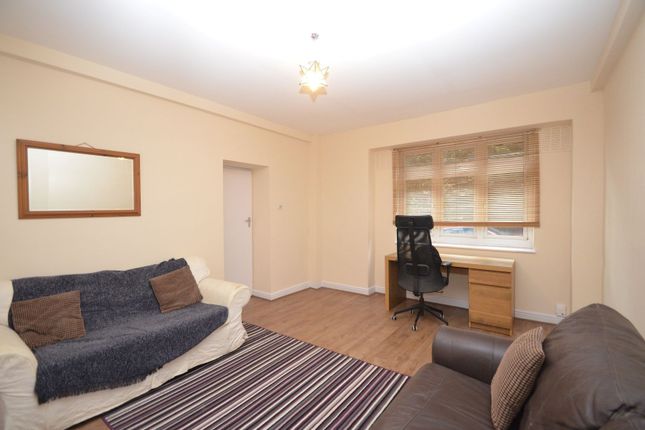 Flat to rent in Highland Road, Crystal Palace