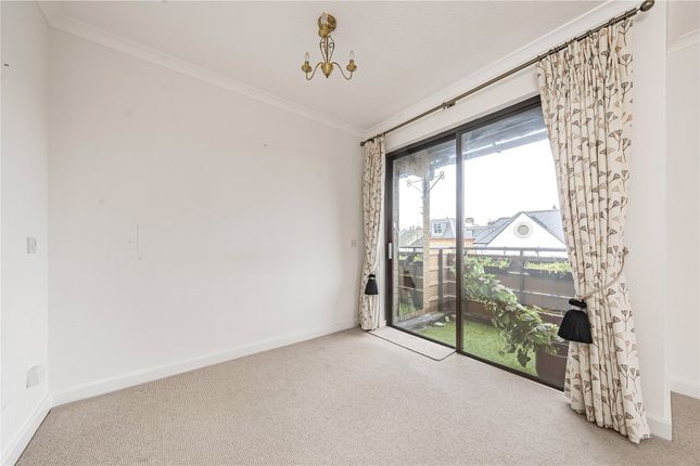 Flat 12A,, Hales Court, Teddington photo 4