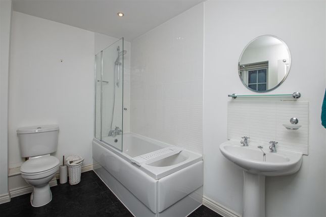 69, Skye Crescent, Milton Keynes photo 3