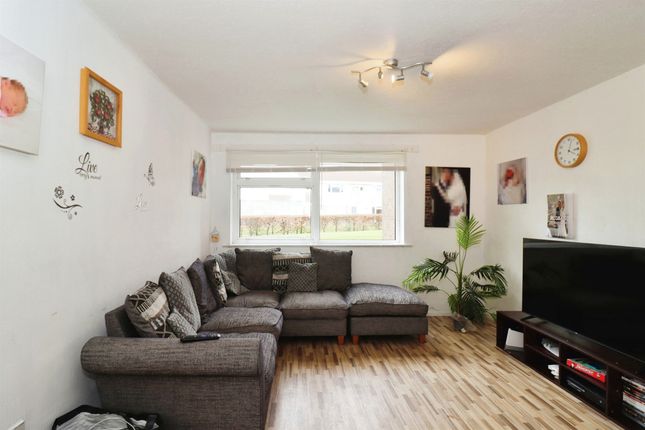 Flat for sale in Abbotswood, Yate, Bristol