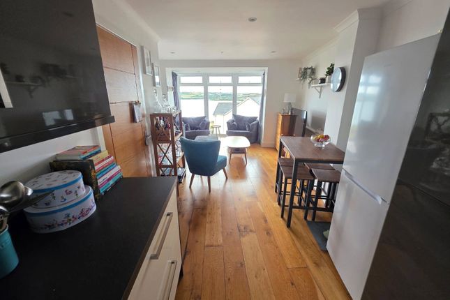 6, The Crescent, Pembroke Dock photo 4