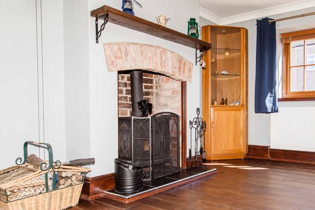 60 Bakestone Moor, Worksop photo 3